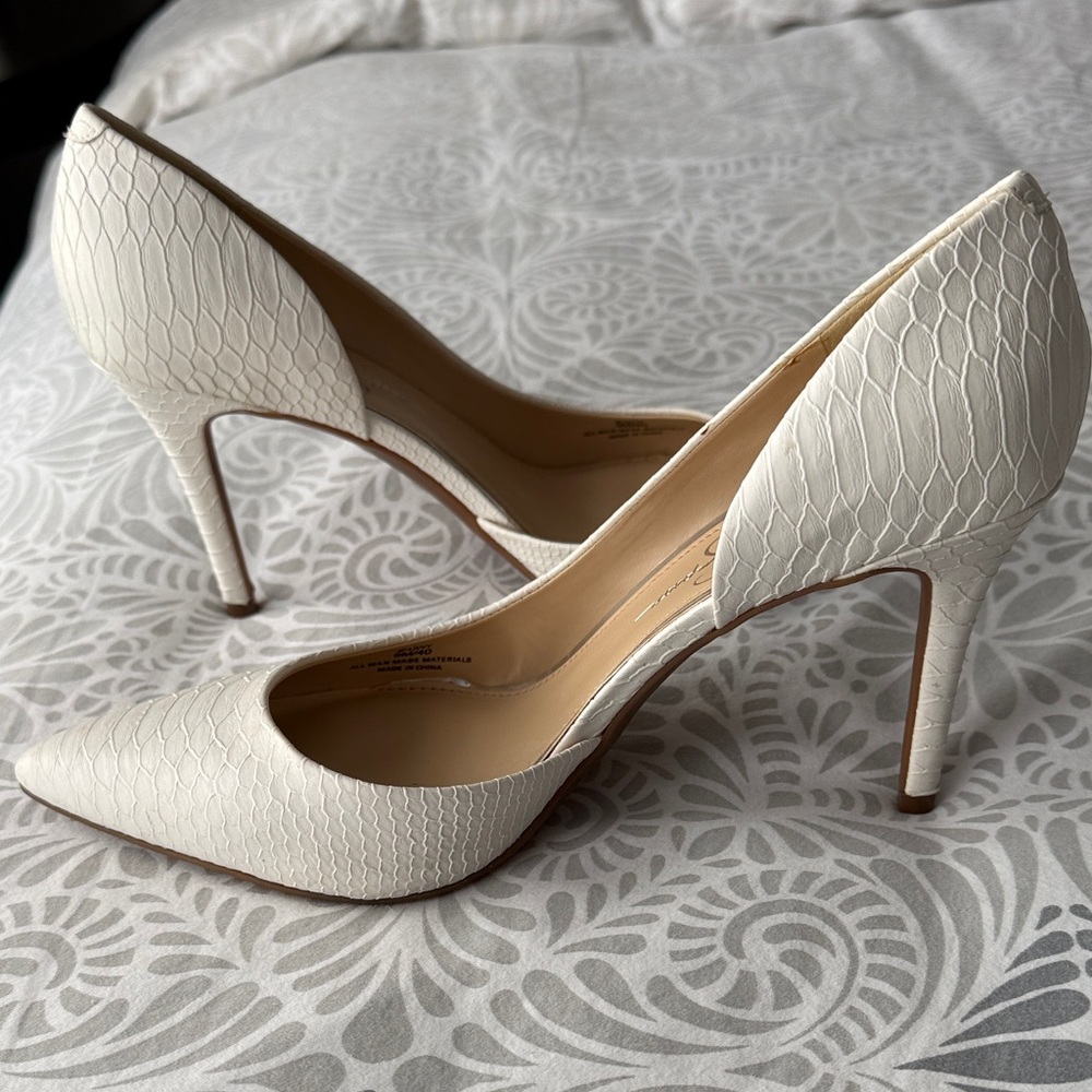 Jessica Simpson White Textured Heels sz 9